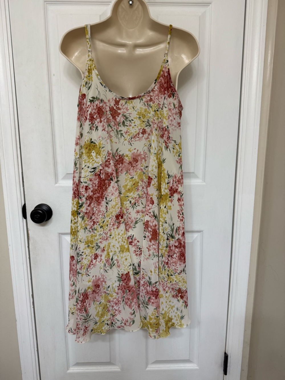 Umgee Floral Swing Dress M Cream Pink Yellow Boho Flowy Spaghetti Strap - Picture 4 of 11